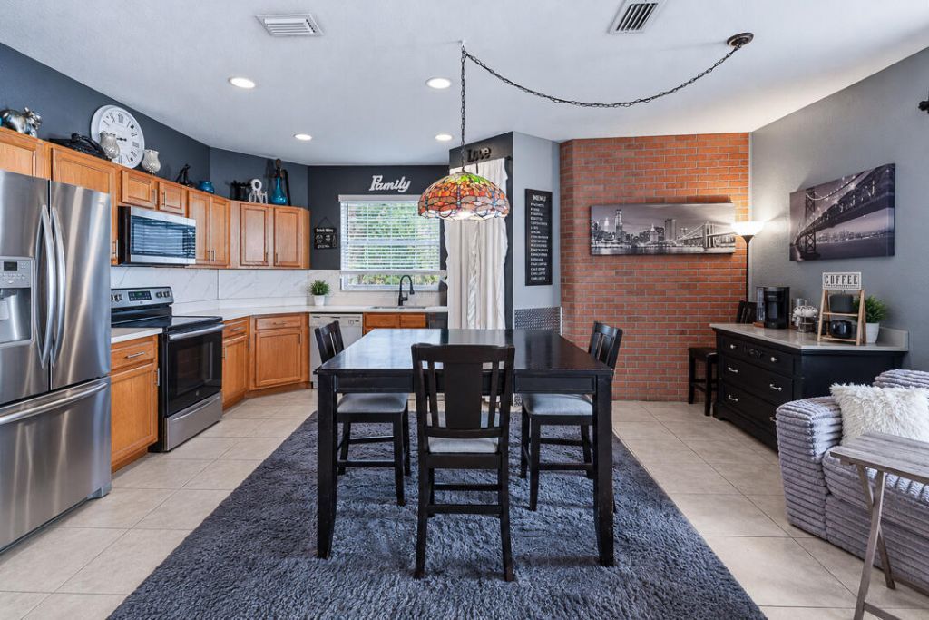 2478 SE Pineland Drive, Port Saint Lucie, FL 34952 Photo