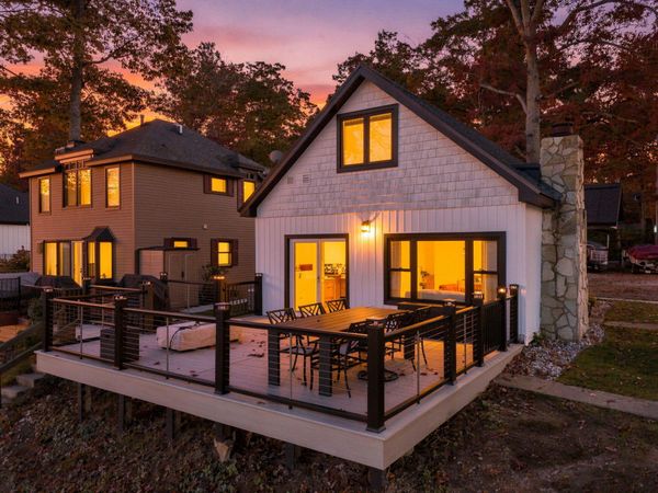 9142 W Higgins Lake Drive, Roscommon, MI 48653
