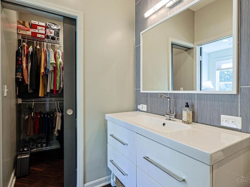 1321 Meadow Vista Drive, Hamilton Township, OH 45039 Photo 7