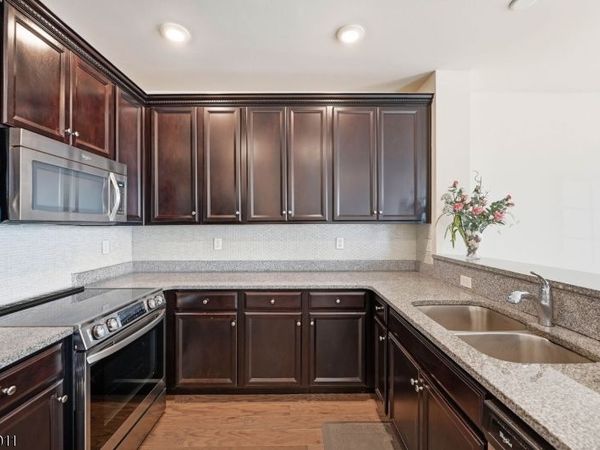 1424 Hudson Cir, Highland Park, NJ 08904