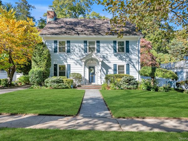 13 Vista Way , Port Washington, NY 11050