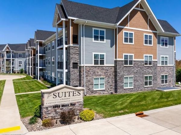 2592 Middle Road , Unit 317, Bettendorf, IA 52722