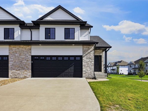 1110 Leann Circle , North Liberty, IA 52317