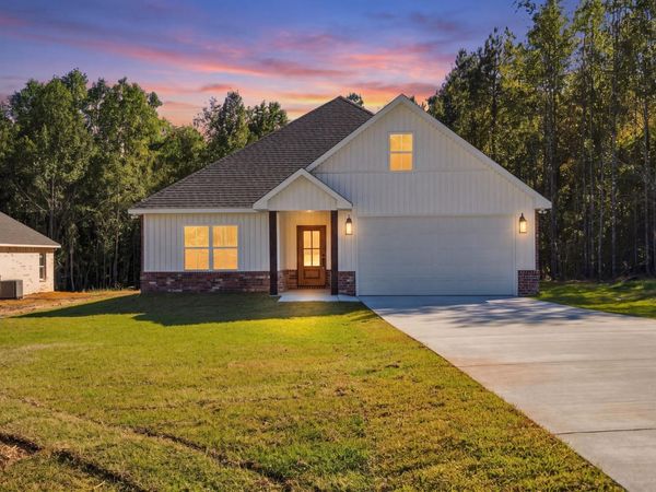 106 Lainey Ln., Hattiesburg, MS 39402
