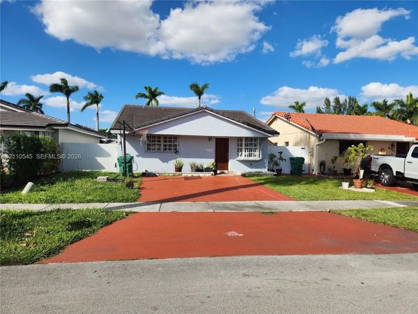 8729 NW 116th St , Hialeah Gardens, FL 33018