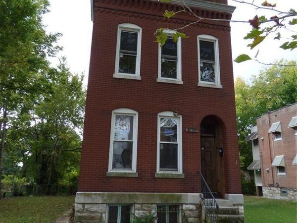 1028 Theobald Avenue, St Louis, MO 63147