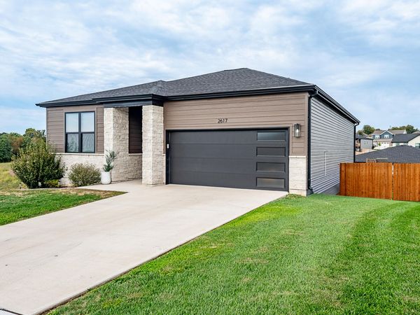 2617 W Goldfinch Drive , Ozark, MO 65721