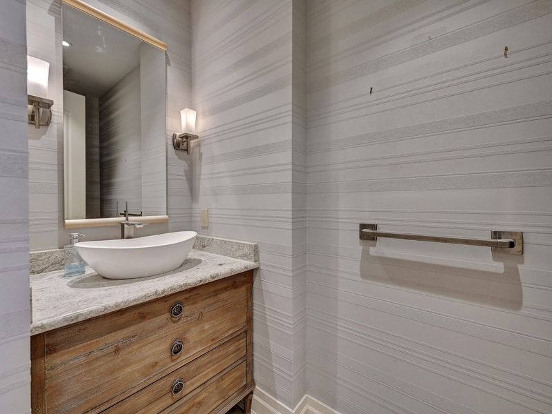 100 W Rivercenter Boulevard, Unit 2A, Covington, KY 41011 Photo 23