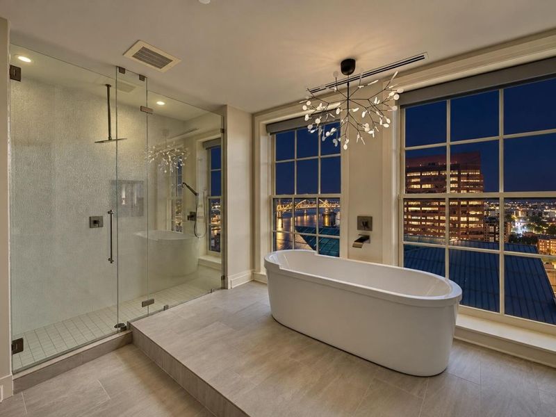 100 W Rivercenter Boulevard, Unit 2A, Covington, KY 41011 Photo 32