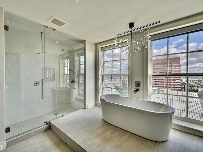 100 W Rivercenter Boulevard, Unit 2A, Covington, KY 41011 Photo 33