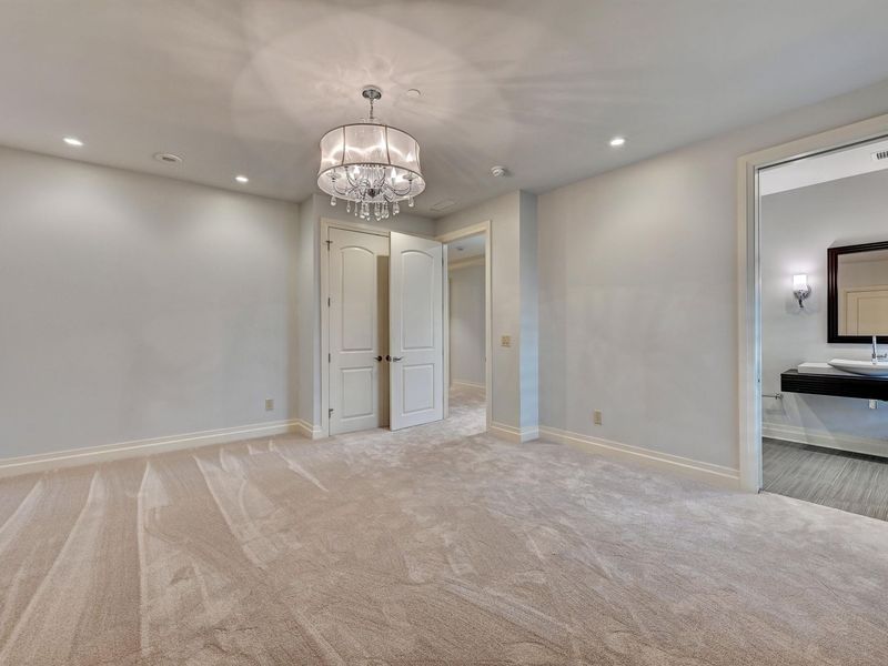 100 W Rivercenter Boulevard, Unit 2A, Covington, KY 41011 Photo 38