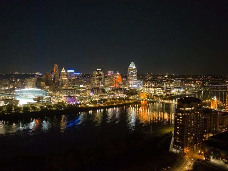 100 W Rivercenter Boulevard, Unit 2A, Covington, KY 41011 Photo 40