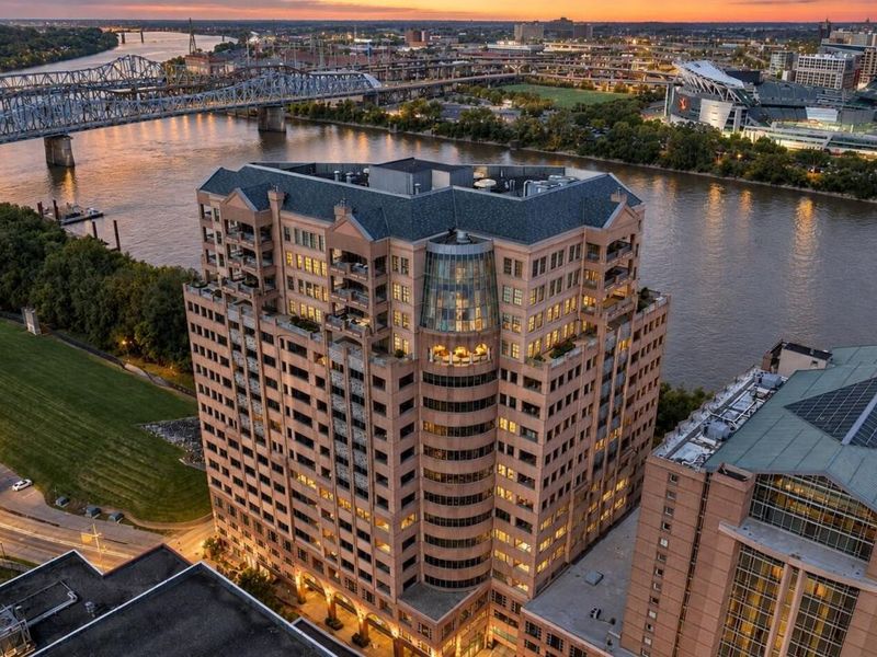 100 W Rivercenter Boulevard, Unit 2A, Covington, KY 41011 Photo 44