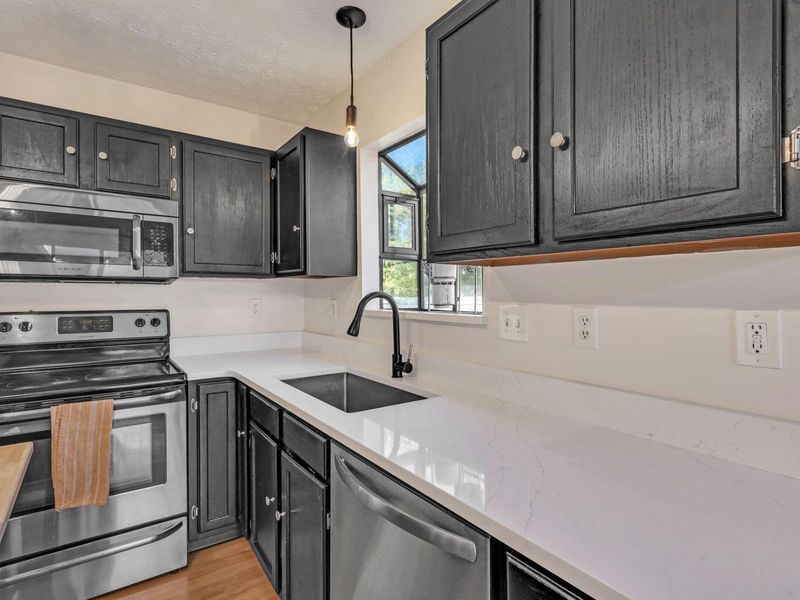 5840 Nike Drive, Hilliard, OH 43026 Photo 14