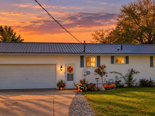 4411 Kim Drive, Hillsdale, MI 49242