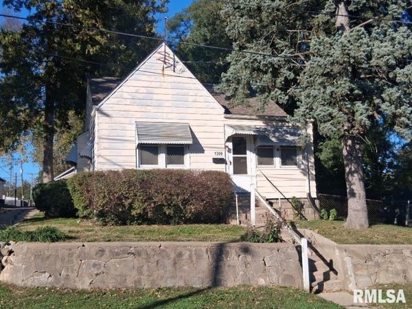 1309 E RICHWOODS Boulevard, Peoria, IL 61603