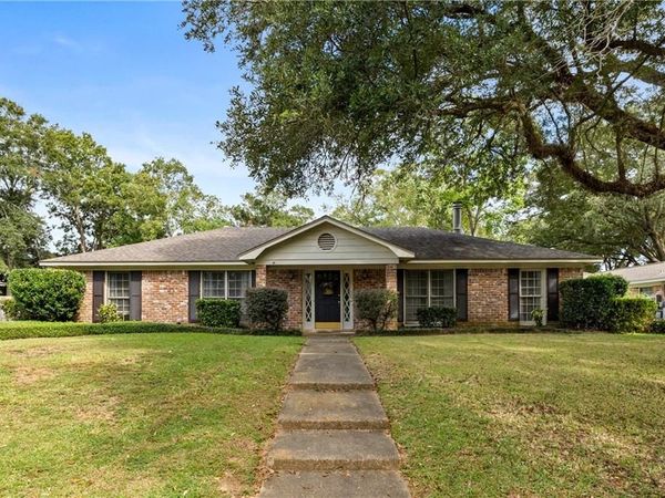 1717 Arlington Court , Mobile, AL 36609