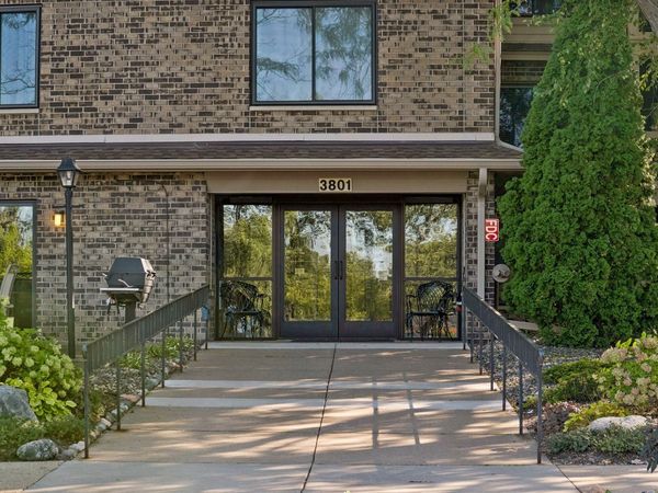 3801 W 98th Street , Unit 306, Bloomington, MN 55431