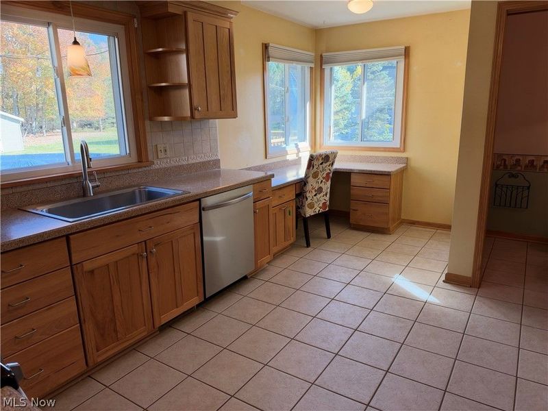 4694 Maple Lane, North Royalton, OH 44133 Photo 3