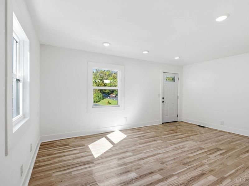 6236 Stewart Road, Silverton, OH 45227 Photo 4