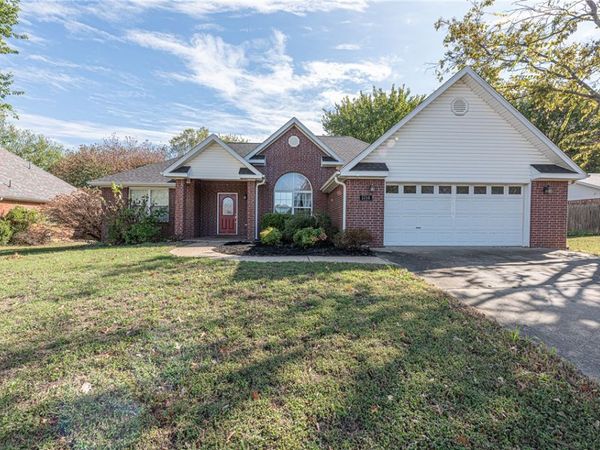1714 N High Avenue , Fayetteville, AR 72704