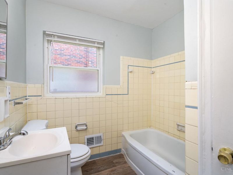 1640 Anita Place, Cincinnati, OH 45237 Photo 11
