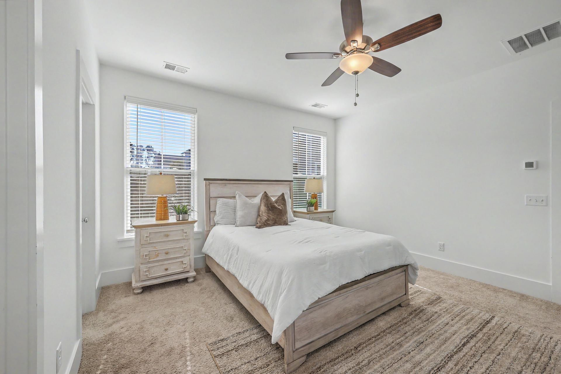 219 Clearblue Loop Photo 18