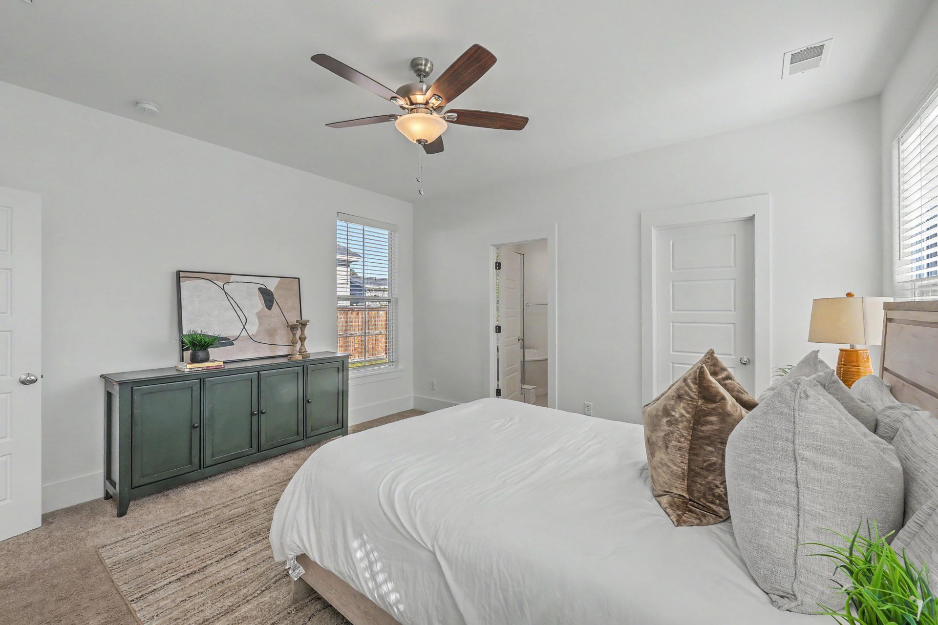 219 Clearblue Loop Photo 19