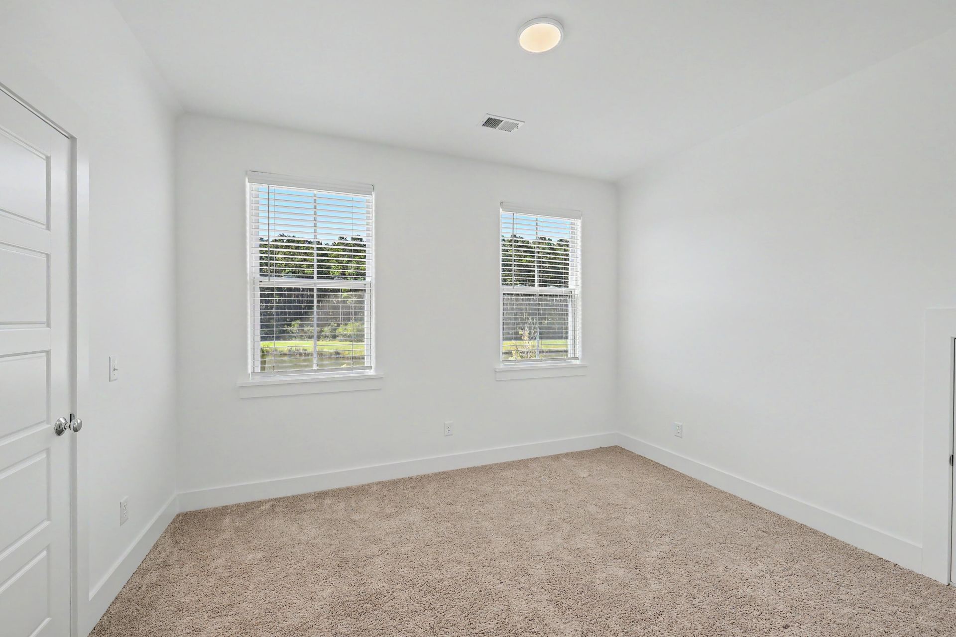 219 Clearblue Loop Photo 29