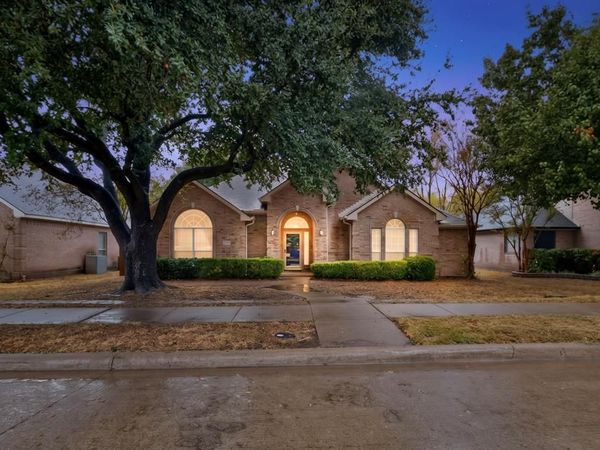 1239 Rivercrest Drive, Mesquite, TX 75181