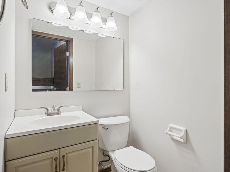 3300 Valley Lane S, Columbus, OH 43231 Photo 16