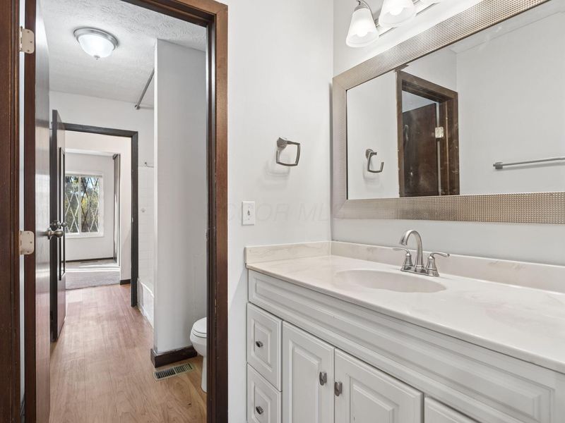 3300 Valley Lane S, Columbus, OH 43231 Photo 22