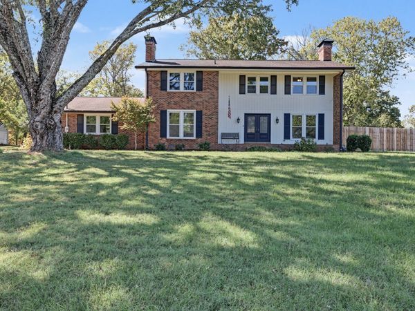 1213 Twin Springs Dr, Brentwood, TN 37027