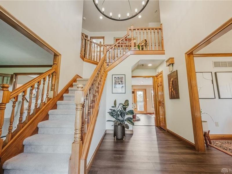 2066 Canterbury Court, Troy, OH 45373 Photo 4