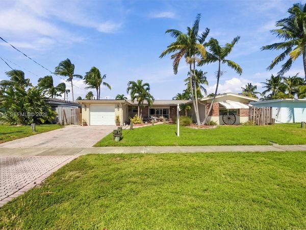 131 SE 12th St , Pompano Beach, FL 33060