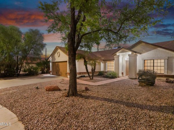 620 S LAVEEN Drive, Chandler, AZ 85226