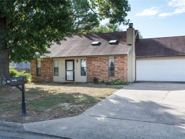 3506 W Wood Street , Rogers, AR 72756