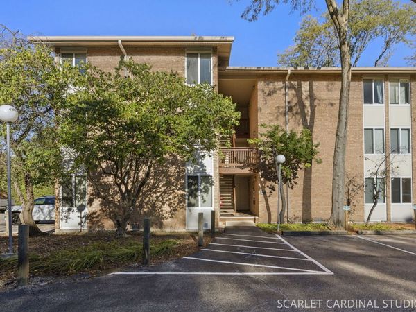 5805 Oakwood Drive , Unit E, Lisle, IL 60532