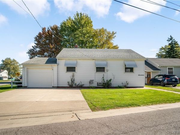 17 Idlebrook Drive, Buffalo, NY 14225
