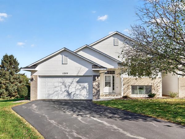 1085 Lilac Court, Shakopee, MN 55379