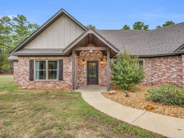 4495 Old Wolfe Road, Caledonia, MS 39740