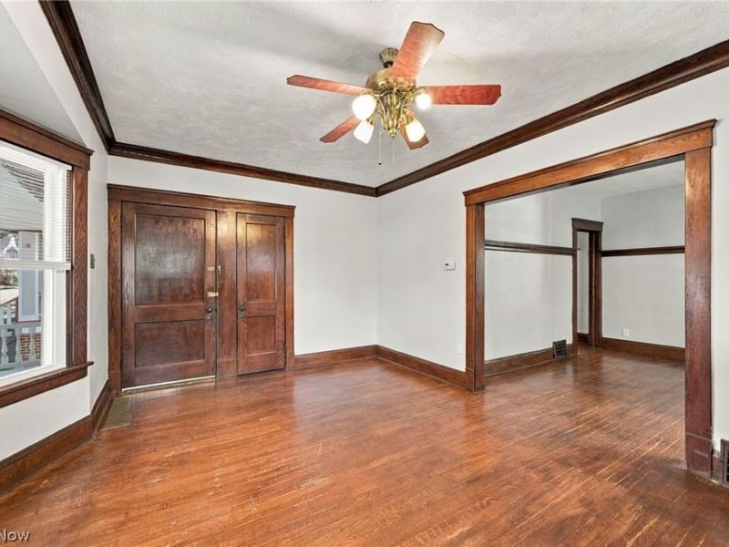 1296 Fry Avenue , Lakewood, OH 44107 Photo 9
