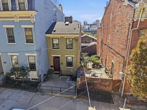 407 Milton, Cincinnati, OH 45202