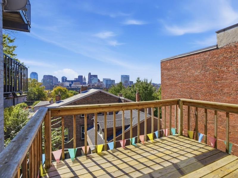 407 Milton, Cincinnati, OH 45202 Photo 24