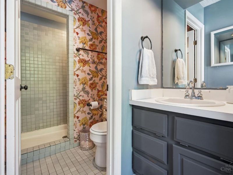 407 Milton, Cincinnati, OH 45202 Photo 29