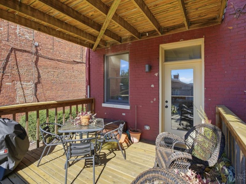 407 Milton, Cincinnati, OH 45202 Photo 36