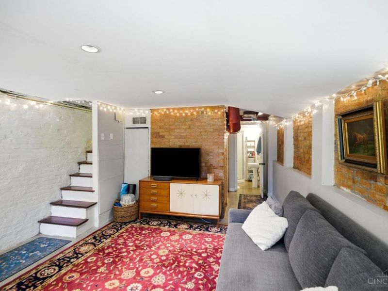 407 Milton, Cincinnati, OH 45202 Photo 38