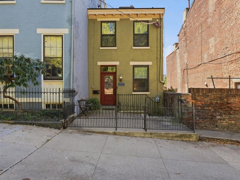407 Milton, Cincinnati, OH 45202 Photo 5