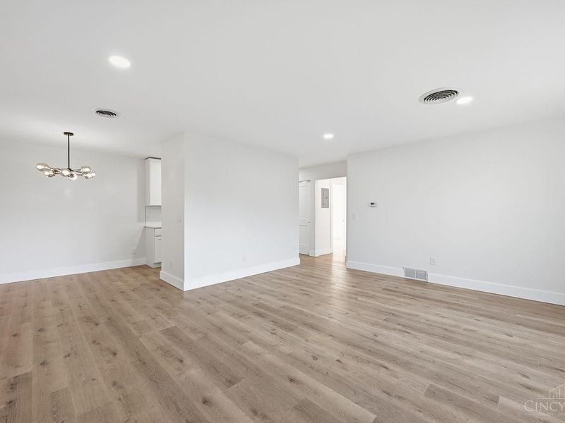 3825 Petoskey Avenue, Unit 31, Mariemont, OH 45227 Photo 11