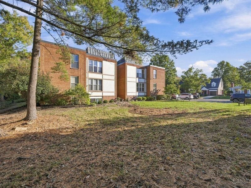 3825 Petoskey Avenue, Unit 31, Mariemont, OH 45227 Photo 34